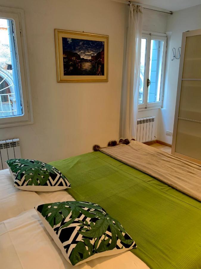 Regina - Romantic Near Rialto Apartament *